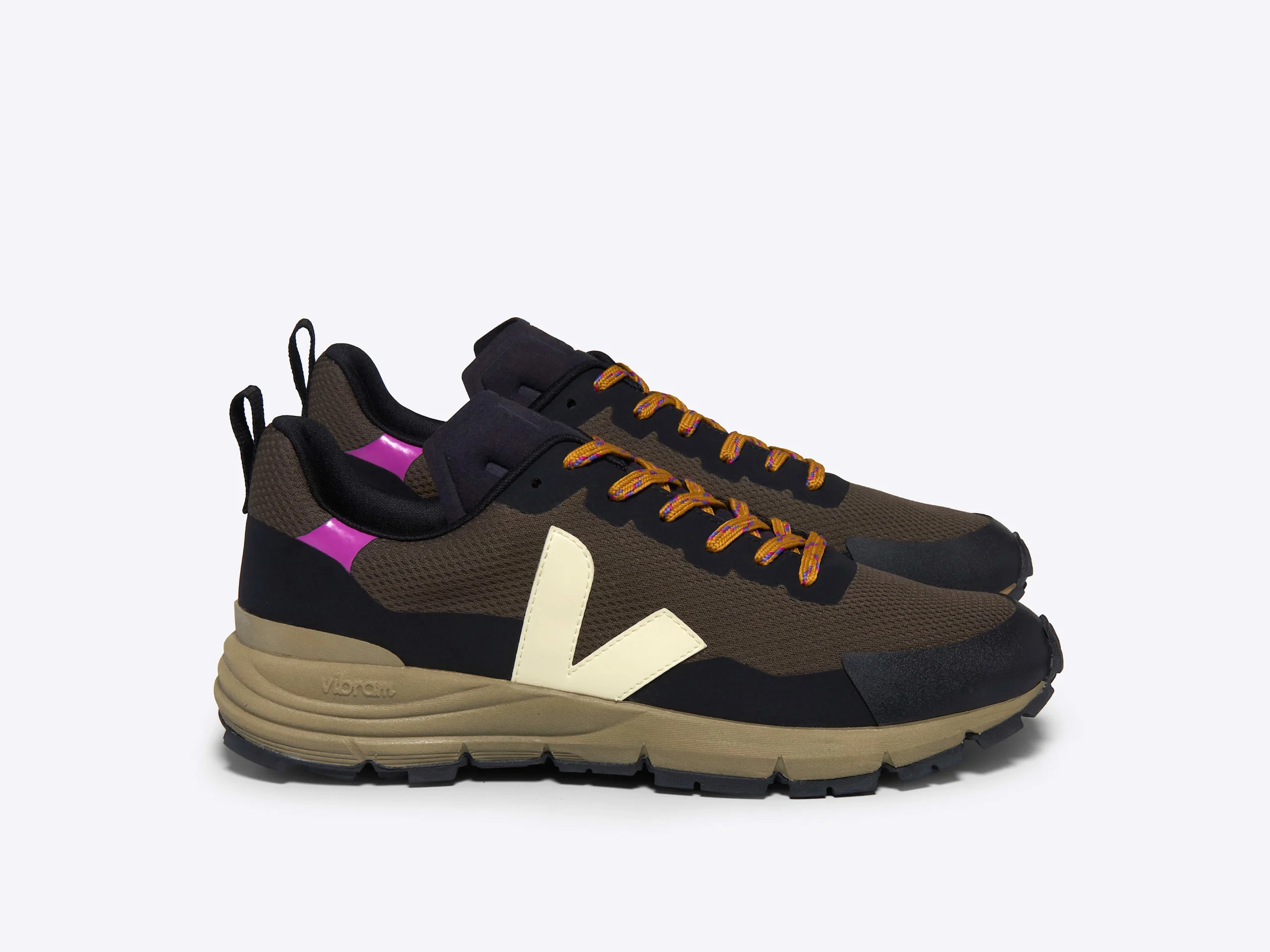 VEJA DEKKAN Sneaker aus recyceltem Material